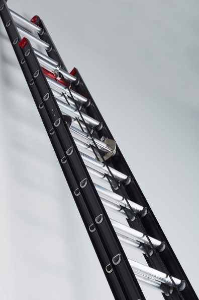 Afbeelding - https-www-ez-catalog-nl-Asset-2a13bba3bf36499482a2463837a9e21d-ImageFullSize-ladder-mounter-schuif-usp-2-d-sport-jpg